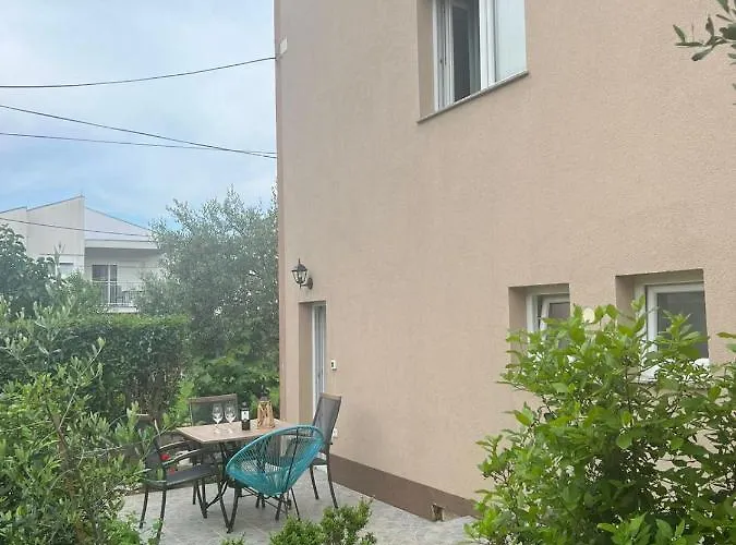 Luna Apartment