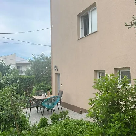 Luna Apartment