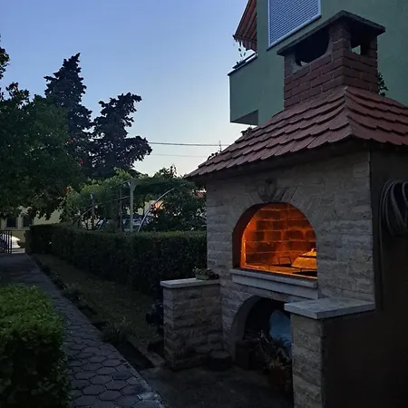 Luna Apartment *